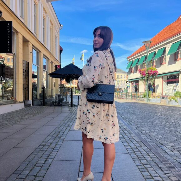 CHANEL Black Quilted Shoulder Bag - Picture 10 of 11